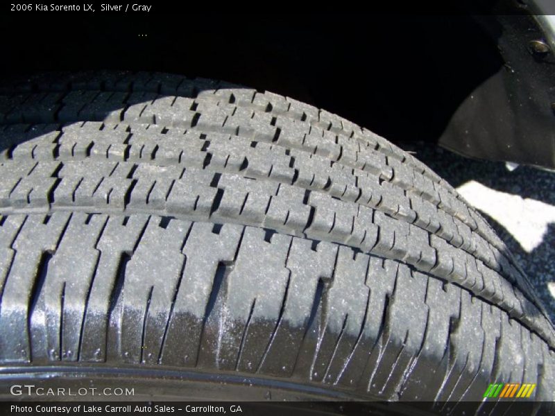 Silver / Gray 2006 Kia Sorento LX
