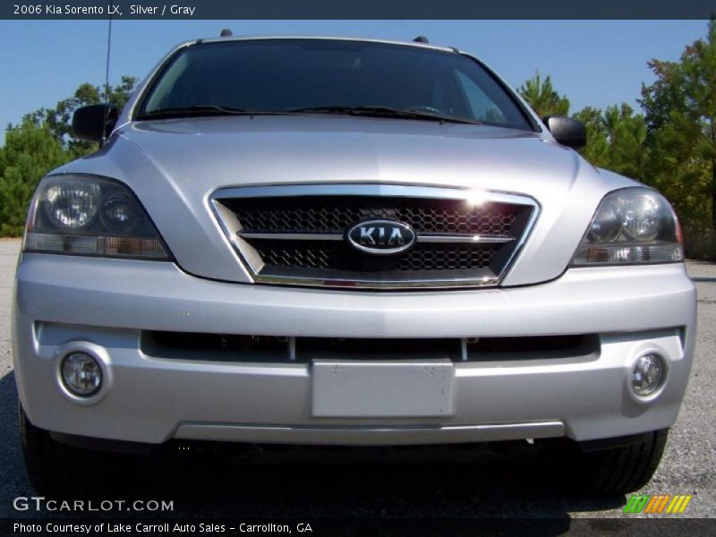 Silver / Gray 2006 Kia Sorento LX