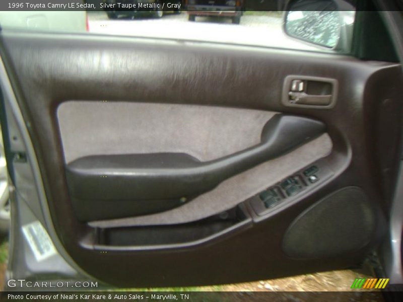 Silver Taupe Metallic / Gray 1996 Toyota Camry LE Sedan