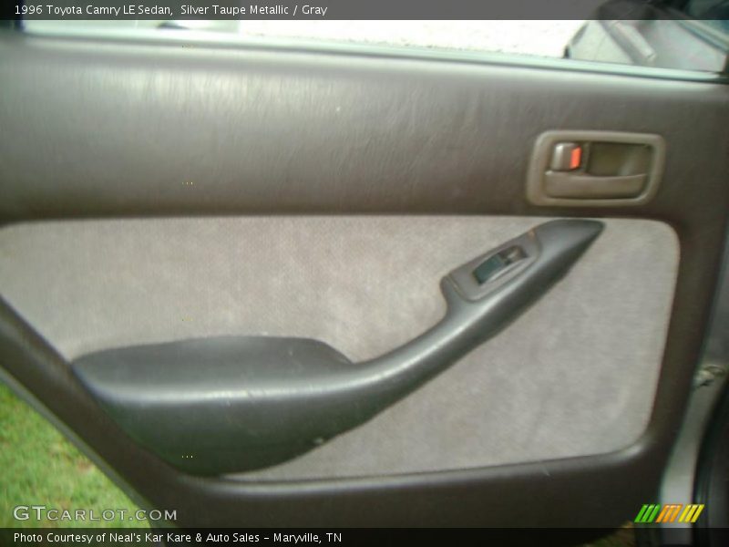 Silver Taupe Metallic / Gray 1996 Toyota Camry LE Sedan