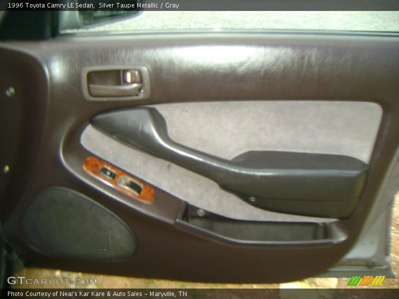 Silver Taupe Metallic / Gray 1996 Toyota Camry LE Sedan