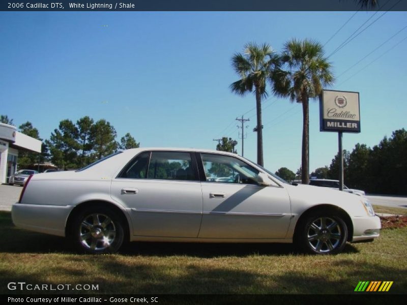 White Lightning / Shale 2006 Cadillac DTS