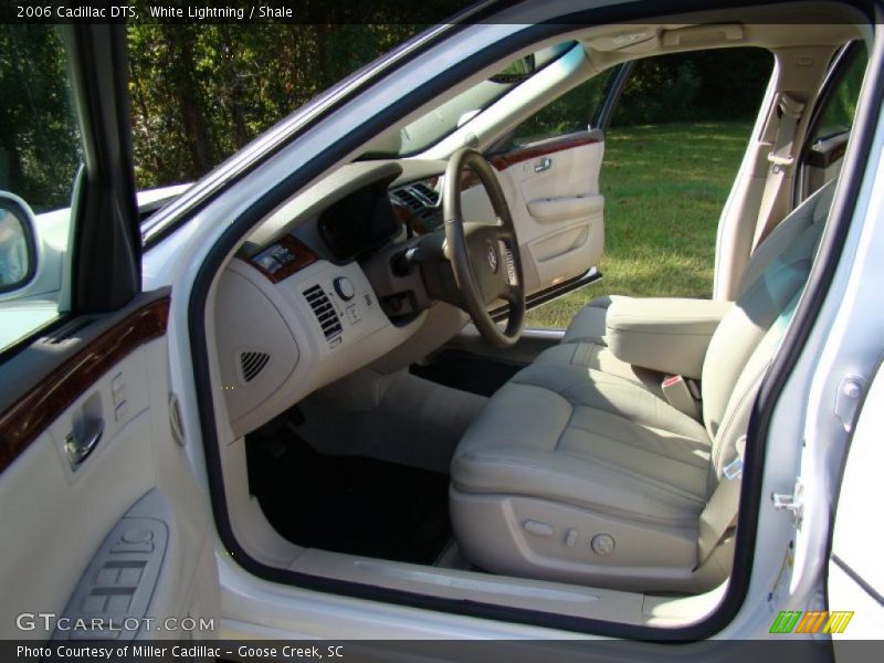 White Lightning / Shale 2006 Cadillac DTS