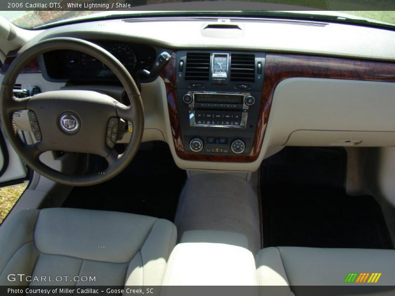 White Lightning / Shale 2006 Cadillac DTS