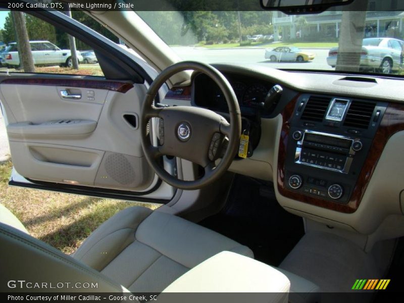 White Lightning / Shale 2006 Cadillac DTS