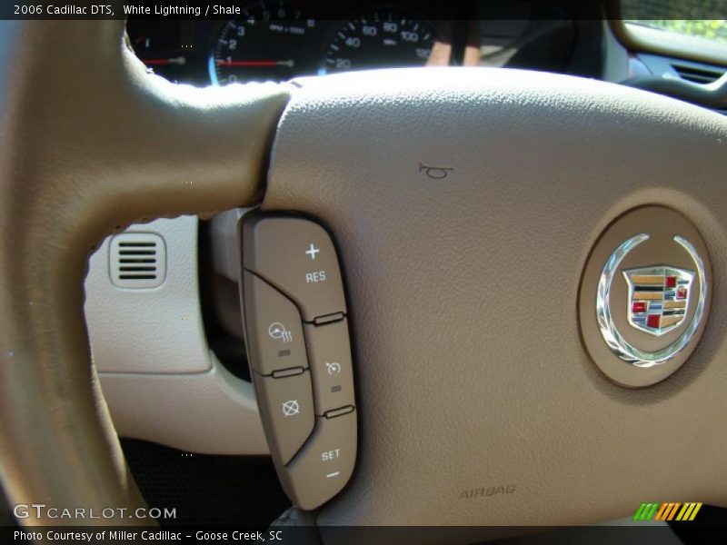 White Lightning / Shale 2006 Cadillac DTS