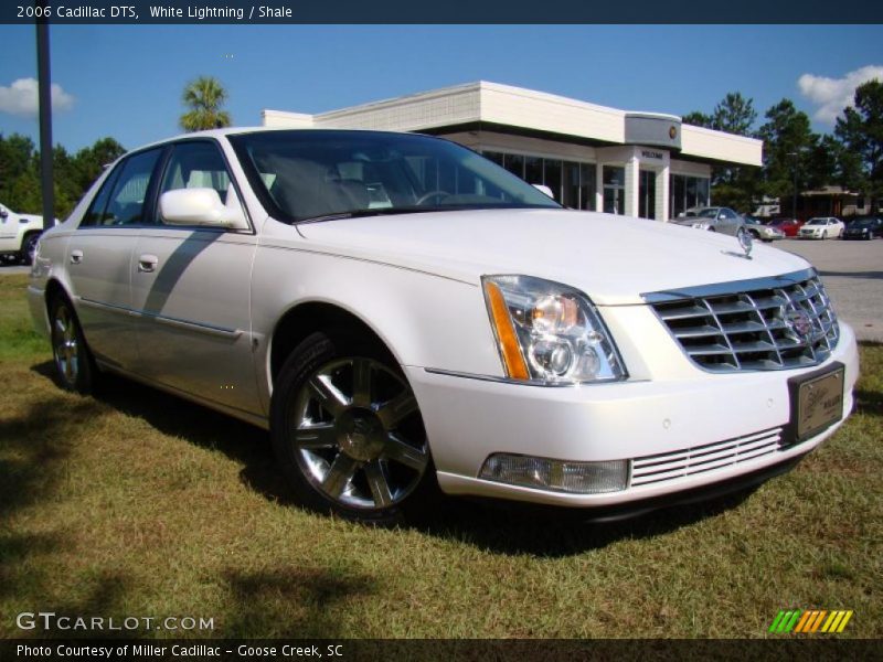 White Lightning / Shale 2006 Cadillac DTS