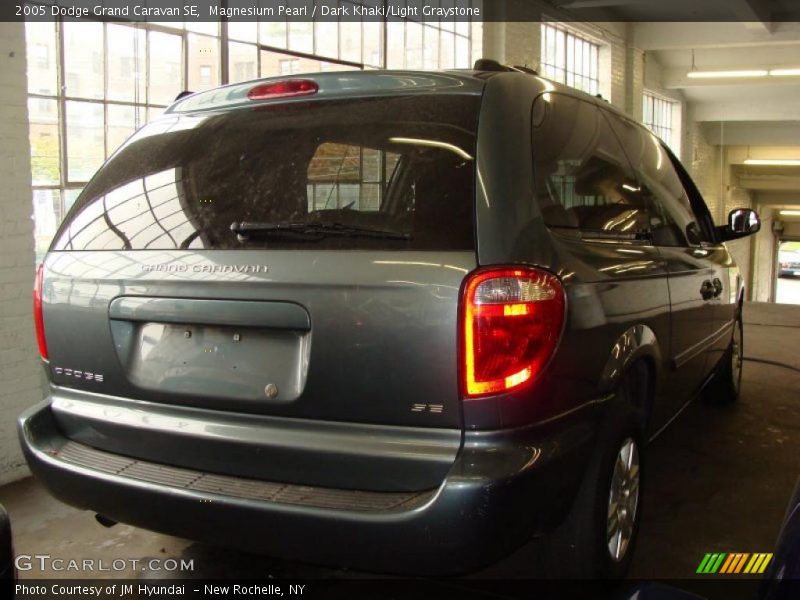 Magnesium Pearl / Dark Khaki/Light Graystone 2005 Dodge Grand Caravan SE