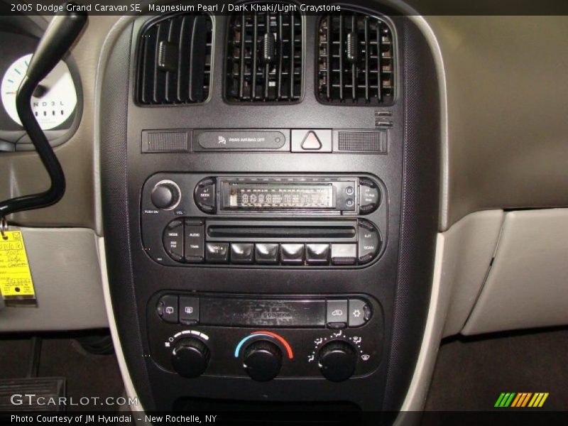 Magnesium Pearl / Dark Khaki/Light Graystone 2005 Dodge Grand Caravan SE