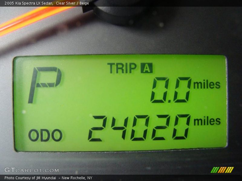 Clear Silver / Beige 2005 Kia Spectra LX Sedan