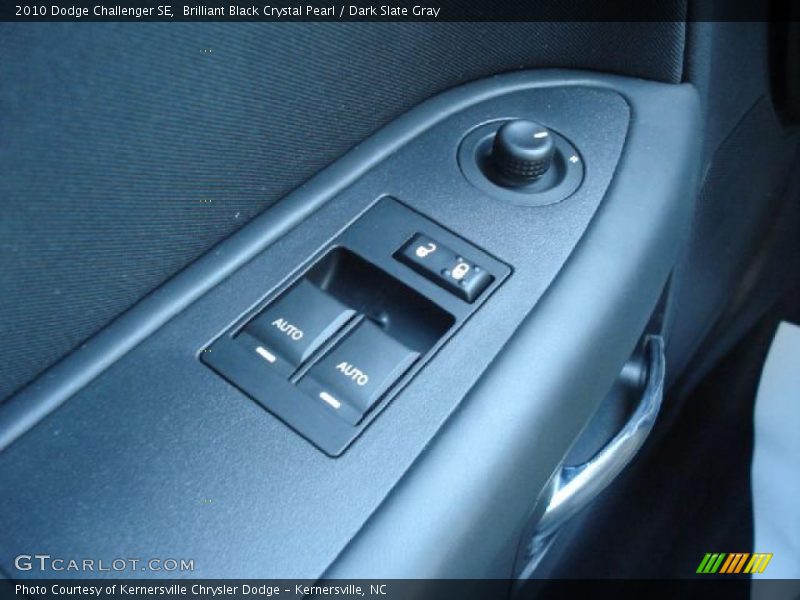 Brilliant Black Crystal Pearl / Dark Slate Gray 2010 Dodge Challenger SE