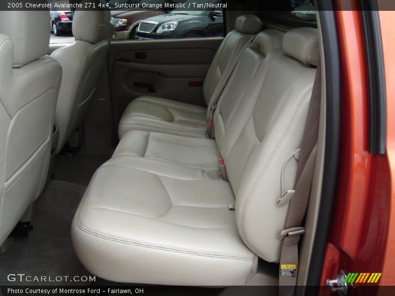 Sunburst Orange Metallic / Tan/Neutral 2005 Chevrolet Avalanche Z71 4x4