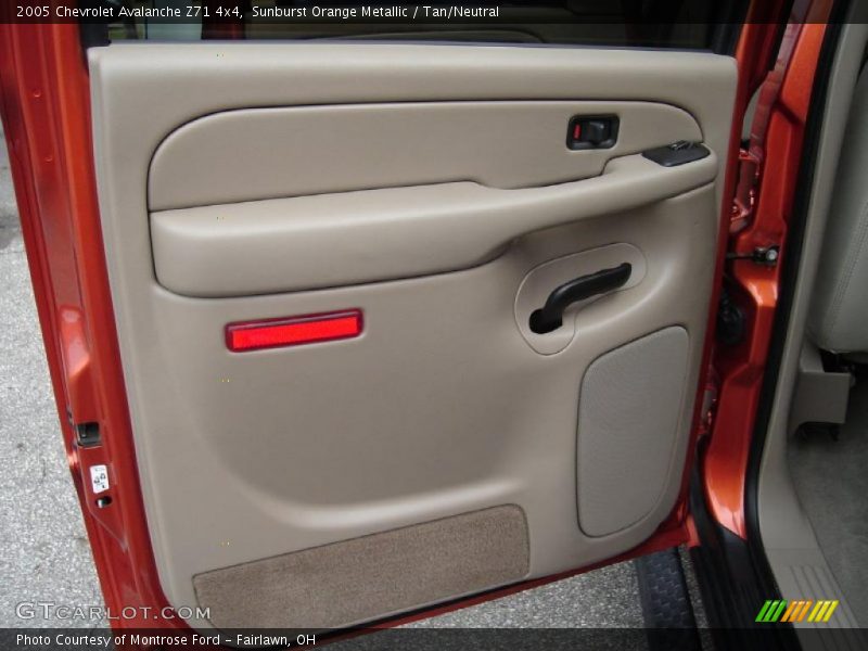 Sunburst Orange Metallic / Tan/Neutral 2005 Chevrolet Avalanche Z71 4x4