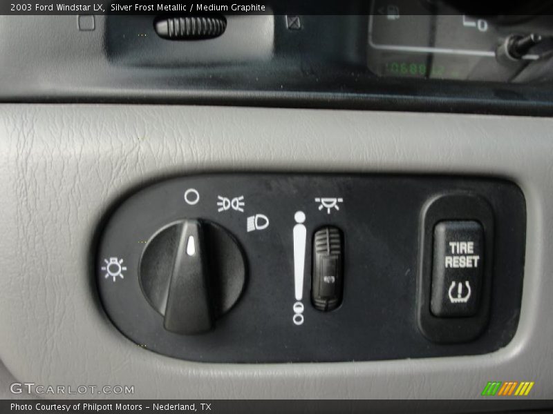 Silver Frost Metallic / Medium Graphite 2003 Ford Windstar LX