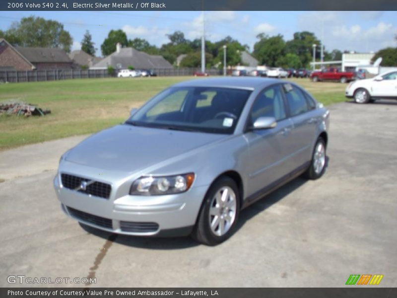 Electric Silver Metallic / Off Black 2006 Volvo S40 2.4i