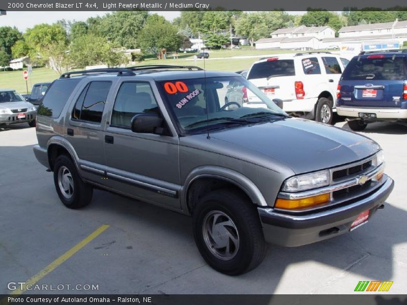 Light Pewter Metallic / Medium Gray 2000 Chevrolet Blazer LT 4x4