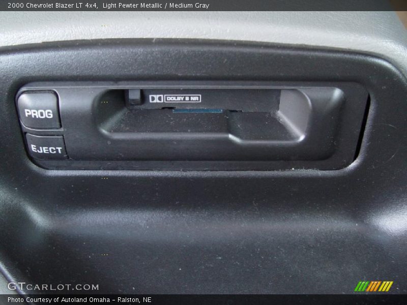 Light Pewter Metallic / Medium Gray 2000 Chevrolet Blazer LT 4x4