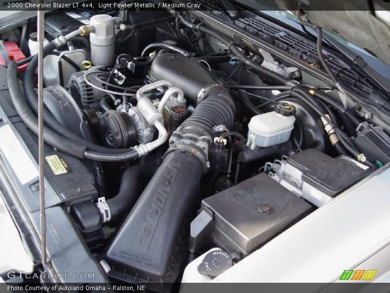 Light Pewter Metallic / Medium Gray 2000 Chevrolet Blazer LT 4x4