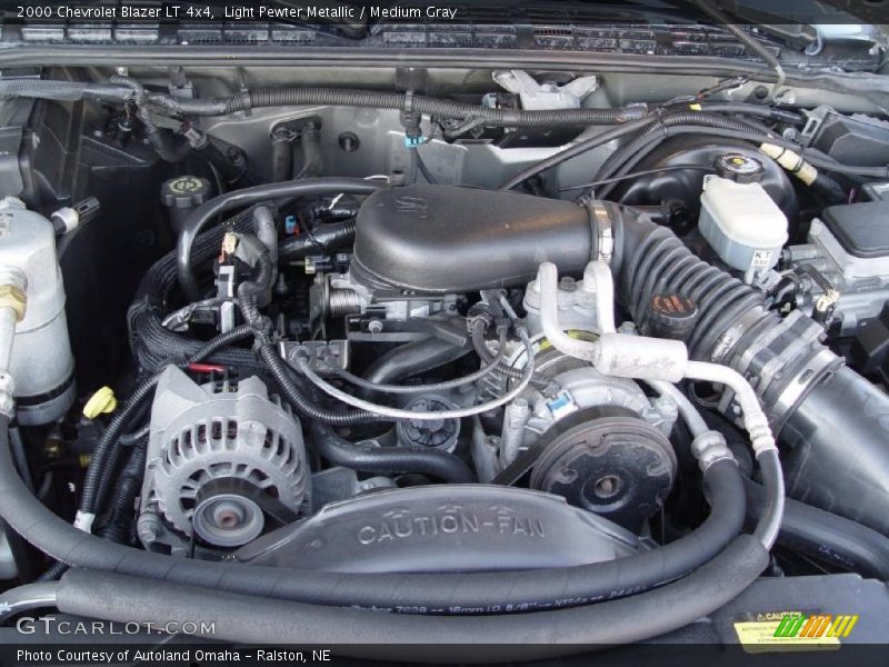 Light Pewter Metallic / Medium Gray 2000 Chevrolet Blazer LT 4x4