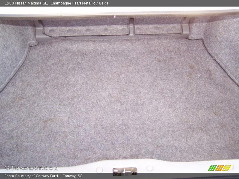 Champagne Pearl Metallic / Beige 1988 Nissan Maxima GL