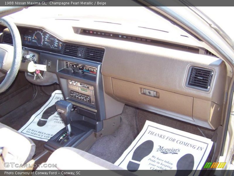 Champagne Pearl Metallic / Beige 1988 Nissan Maxima GL