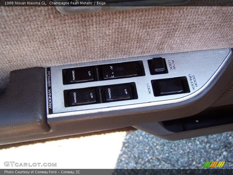 Champagne Pearl Metallic / Beige 1988 Nissan Maxima GL