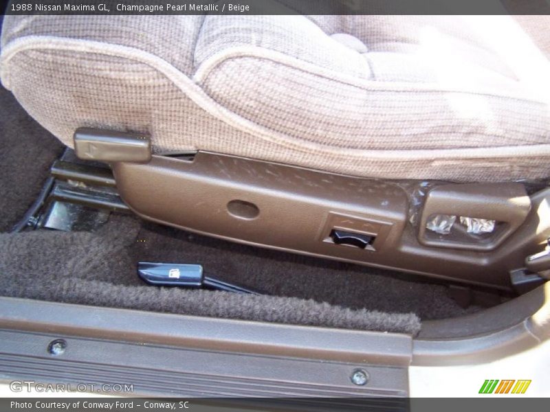 Champagne Pearl Metallic / Beige 1988 Nissan Maxima GL