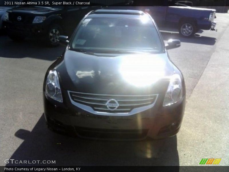 Super Black / Charcoal 2011 Nissan Altima 3.5 SR