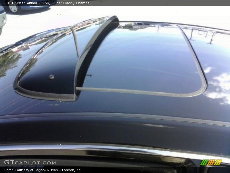 Super Black / Charcoal 2011 Nissan Altima 3.5 SR