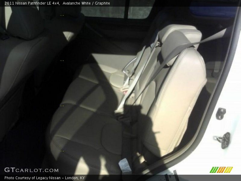 Avalanche White / Graphite 2011 Nissan Pathfinder LE 4x4