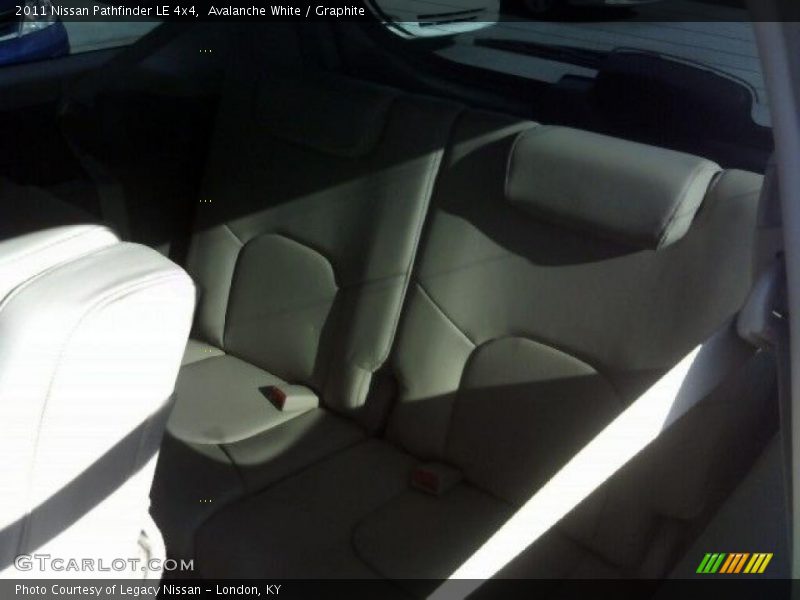 Avalanche White / Graphite 2011 Nissan Pathfinder LE 4x4