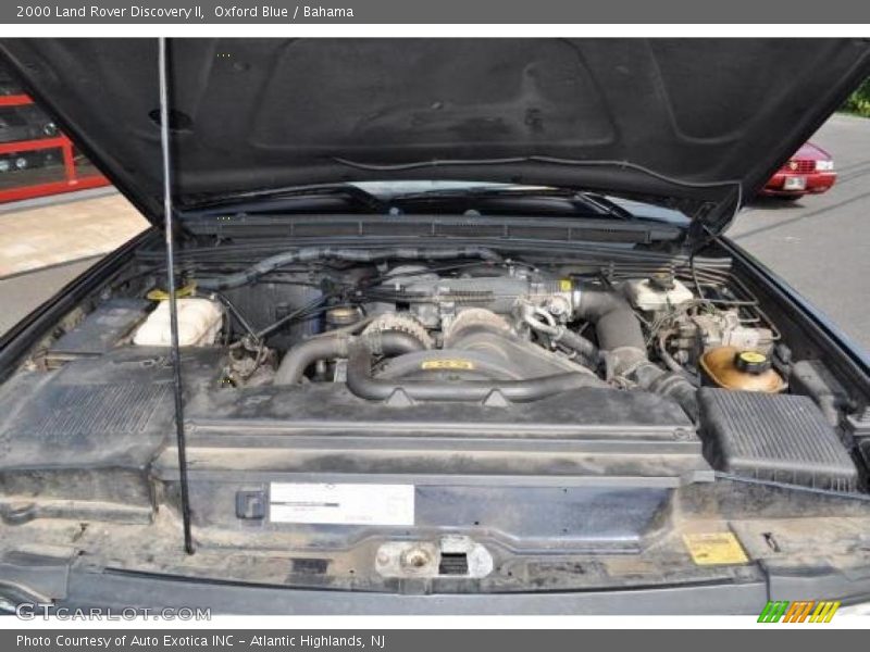 Oxford Blue / Bahama 2000 Land Rover Discovery II