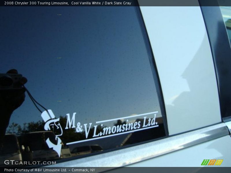 Cool Vanilla White / Dark Slate Gray 2008 Chrysler 300 Touring Limousine