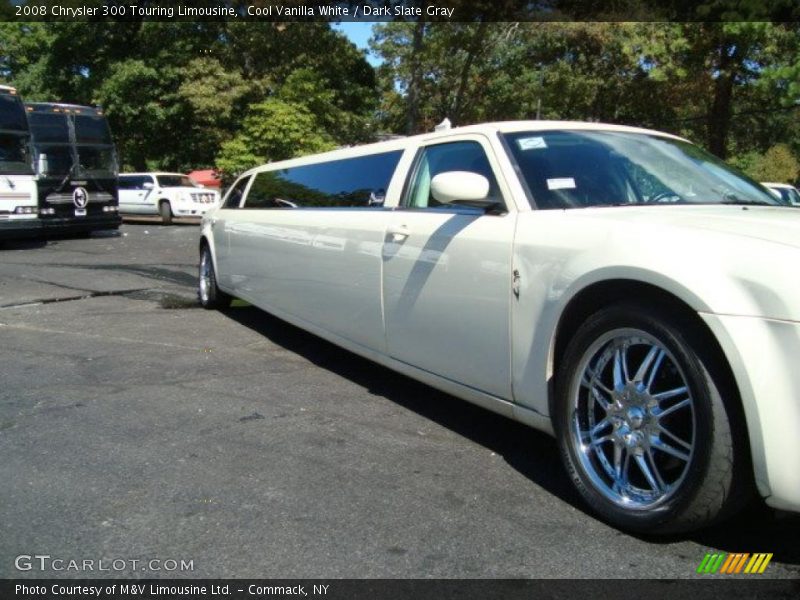 Cool Vanilla White / Dark Slate Gray 2008 Chrysler 300 Touring Limousine