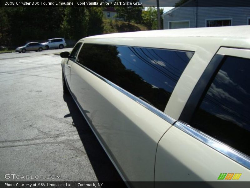 Cool Vanilla White / Dark Slate Gray 2008 Chrysler 300 Touring Limousine