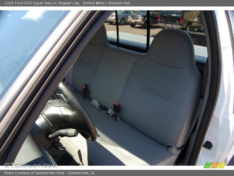 Oxford White / Medium Flint 2005 Ford F250 Super Duty XL Regular Cab