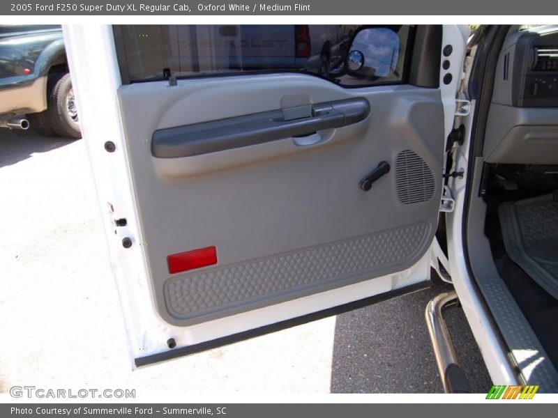 Oxford White / Medium Flint 2005 Ford F250 Super Duty XL Regular Cab