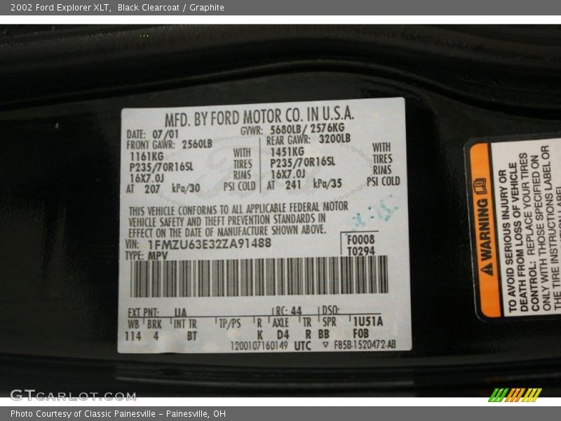 Black Clearcoat / Graphite 2002 Ford Explorer XLT