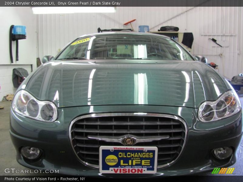 Onyx Green Pearl / Dark Slate Gray 2004 Chrysler Concorde LXi