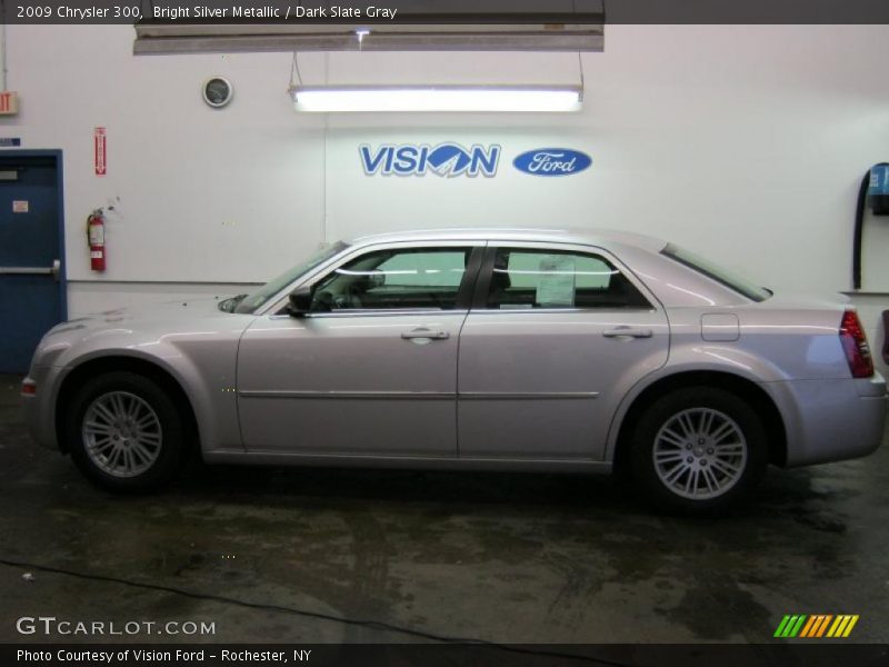 Bright Silver Metallic / Dark Slate Gray 2009 Chrysler 300