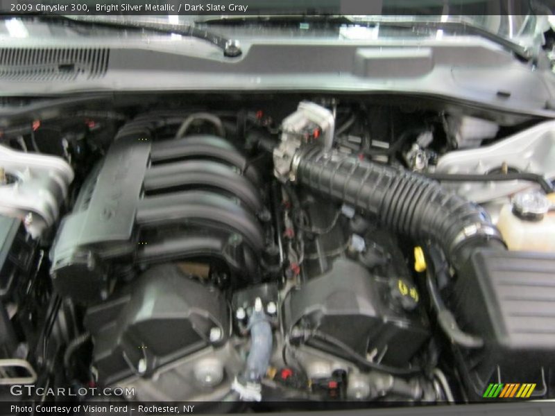 Bright Silver Metallic / Dark Slate Gray 2009 Chrysler 300