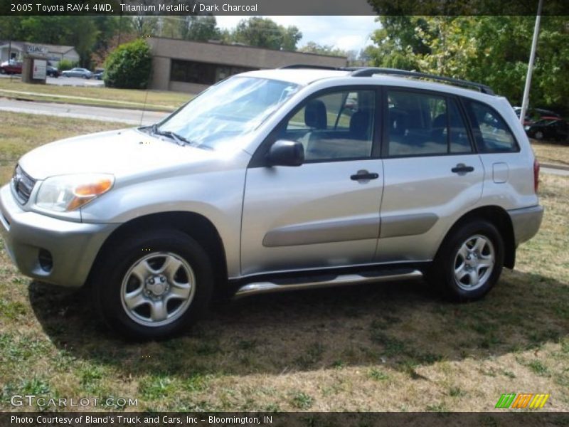 Titanium Metallic / Dark Charcoal 2005 Toyota RAV4 4WD