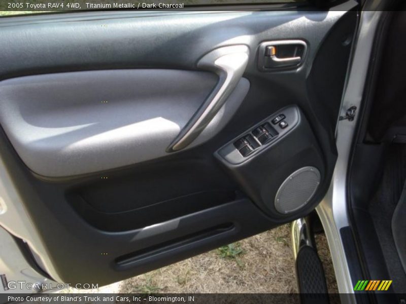 Titanium Metallic / Dark Charcoal 2005 Toyota RAV4 4WD