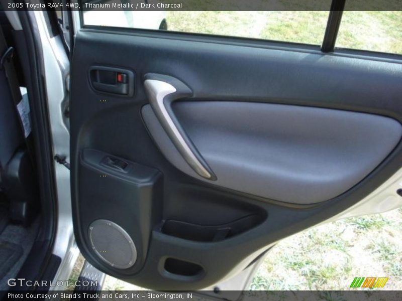 Titanium Metallic / Dark Charcoal 2005 Toyota RAV4 4WD