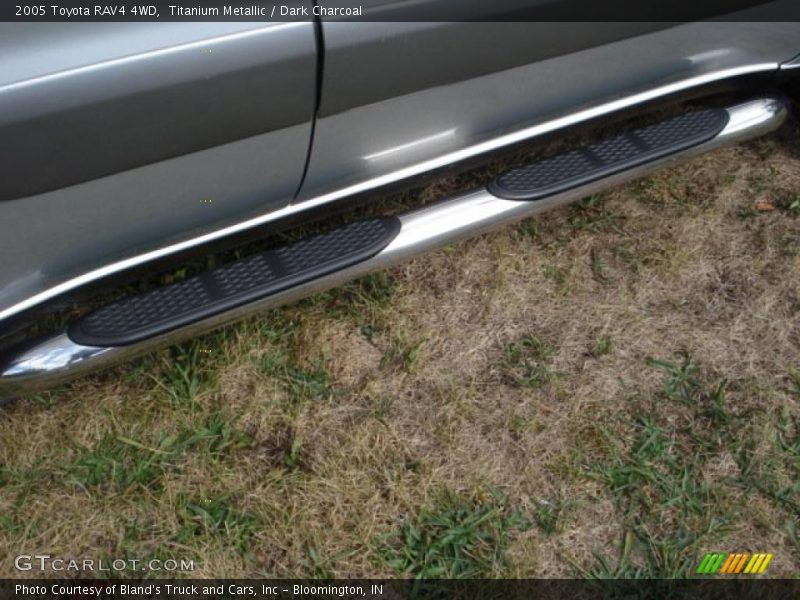 Titanium Metallic / Dark Charcoal 2005 Toyota RAV4 4WD