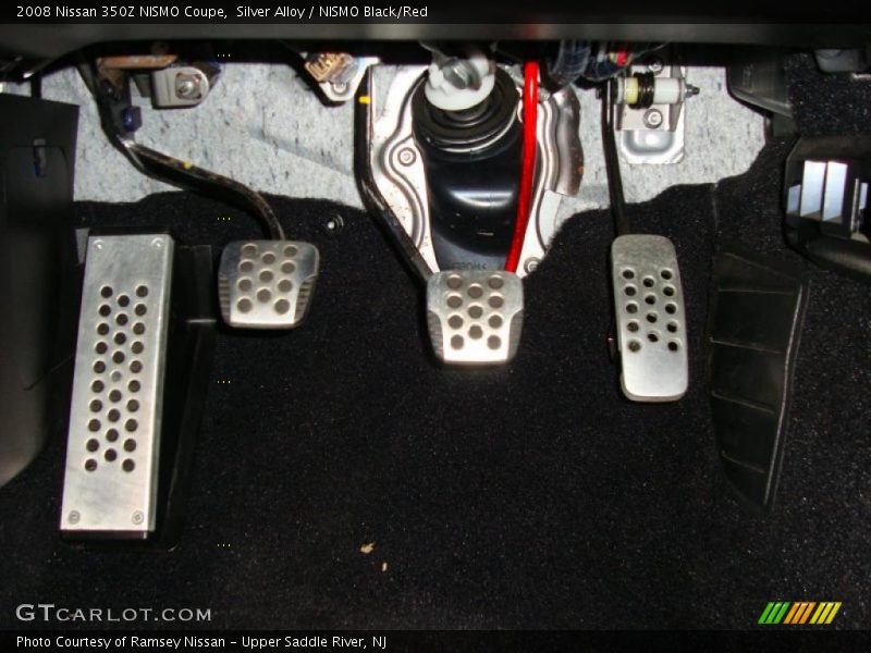 Silver Alloy / NISMO Black/Red 2008 Nissan 350Z NISMO Coupe