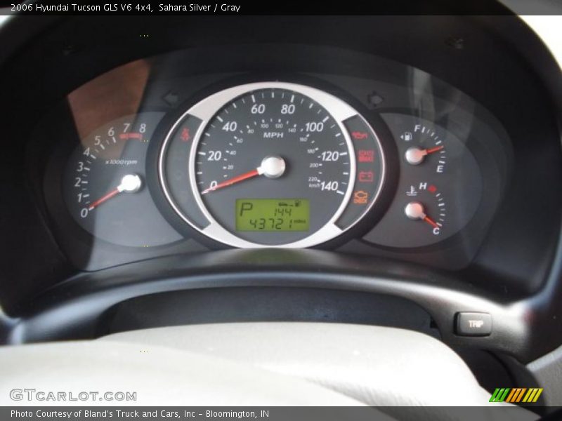 Sahara Silver / Gray 2006 Hyundai Tucson GLS V6 4x4
