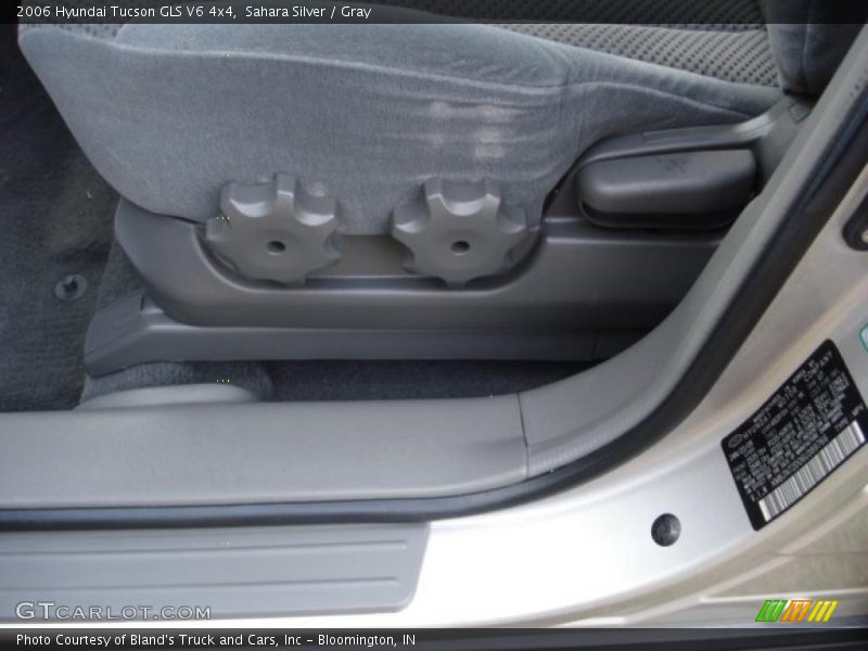 Sahara Silver / Gray 2006 Hyundai Tucson GLS V6 4x4