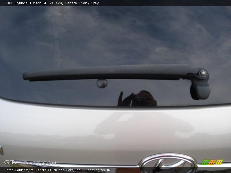 Sahara Silver / Gray 2006 Hyundai Tucson GLS V6 4x4