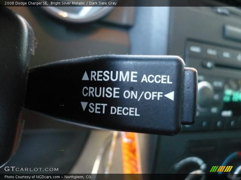 Bright Silver Metallic / Dark Slate Gray 2008 Dodge Charger SE